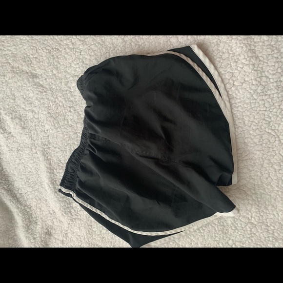 nike shorts - Picture 2 of 3